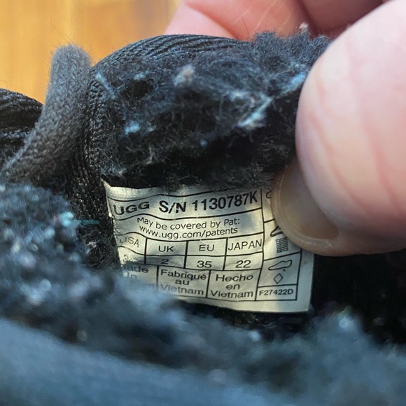 Girls Kids' UGG Neumel Graphic Outline Chukka Boots Suede Black Gray Size 3 - Picture 4 of 5